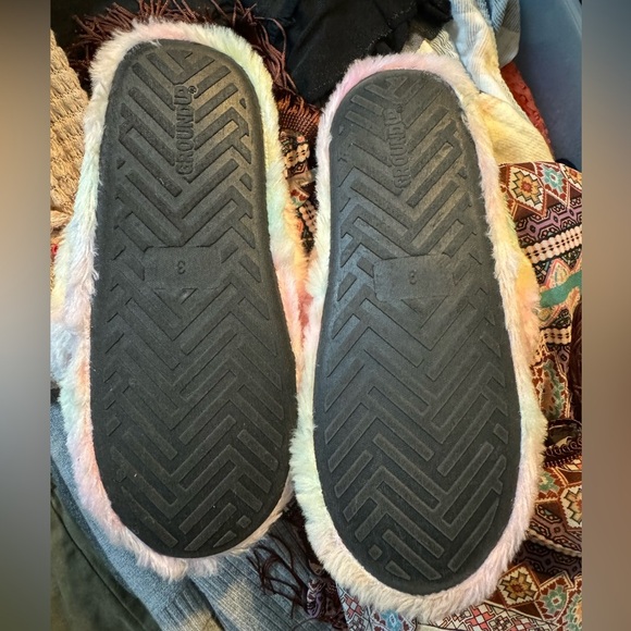 New• JoJo Siwa Tie Dye Big Bow Slide Fuzzy Girls Slippers: 3 - Picture 5 of 6